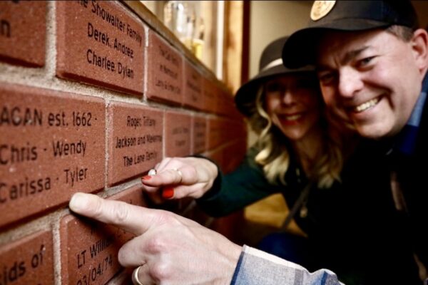 Screenshot Chris's Bio Photos